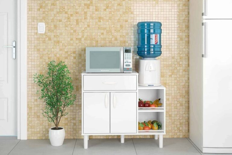 Decoração clean com armário multiuso para cozinha com fruteira e gaveta Foto Bora Mobiliar