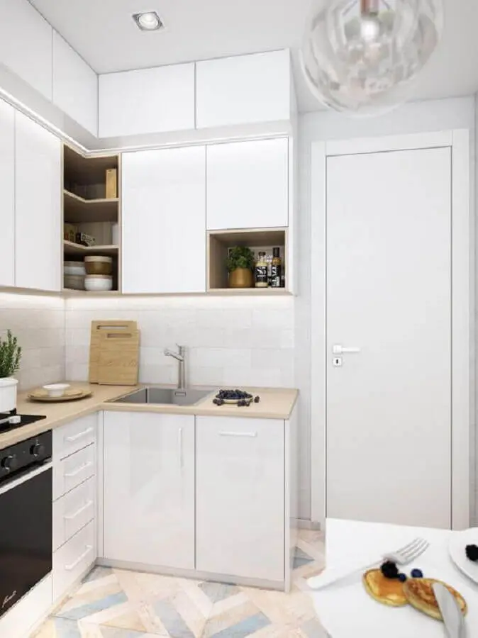 armário de cozinha pequeno branco de canto planejado com bancada de madeira Foto Pinterest