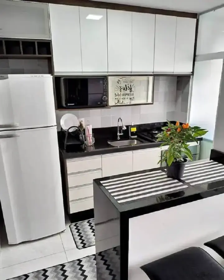 armário pequeno de cozinha americana preto e branco simples Foto Pinterest