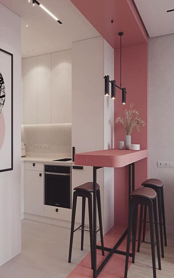 bancada cor de rosa para cozinha branca pequena  Foto Pinterest