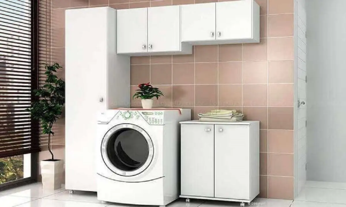 decoração com conjunto de armário multiuso para lavanderia Foto Revista VD