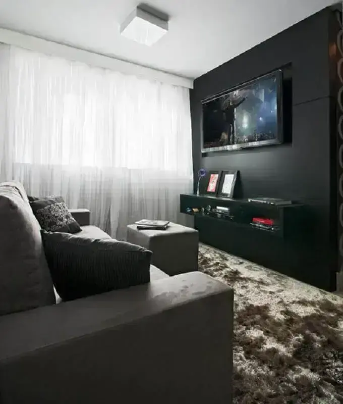 decoração de apartamento pequeno com sala preta com tapete felpudo Foto Pinterest