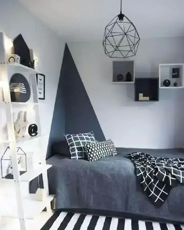decoração de quarto de adolescente masculino cinza e branco  Foto Clem Around The Corner