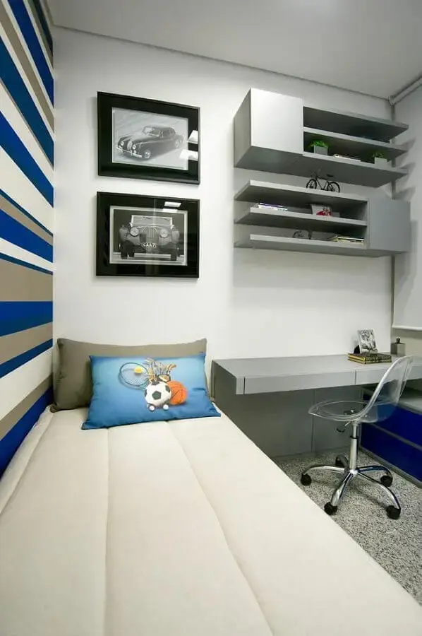 decoração de quarto de adolescente masculino pequeno azul e cinza  Foto Pinterest