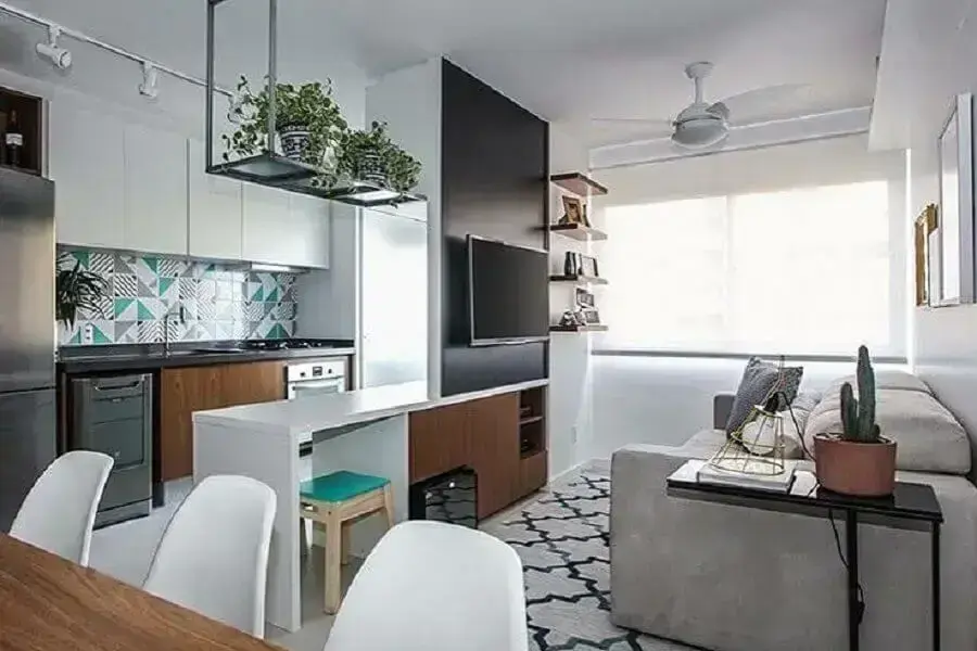 dicas de decoração para apartamento pequeno com ambientes integrados e móveis planejados Foto Viajando no Apê
