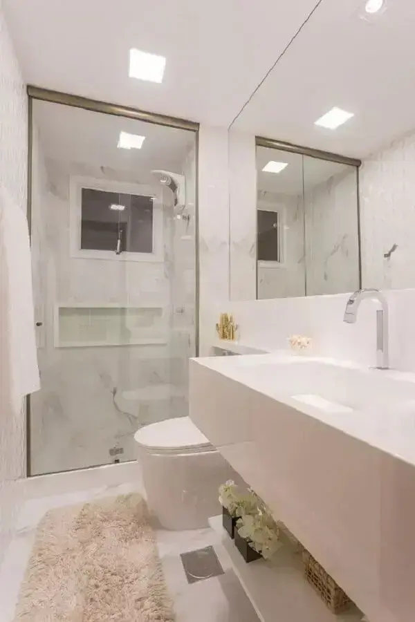 dicas de decoração para apartamento pequeno com banheiro planejado todo branco Foto Casa de Valentina