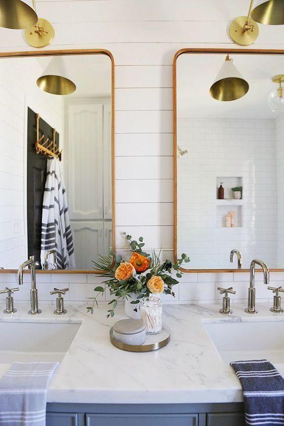 Banheiro moderno e clean com tijolinho a vista branco