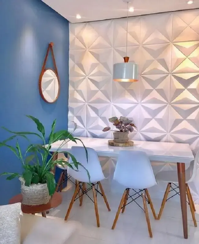 Sala de jantar decorada com placas de gesso 3d