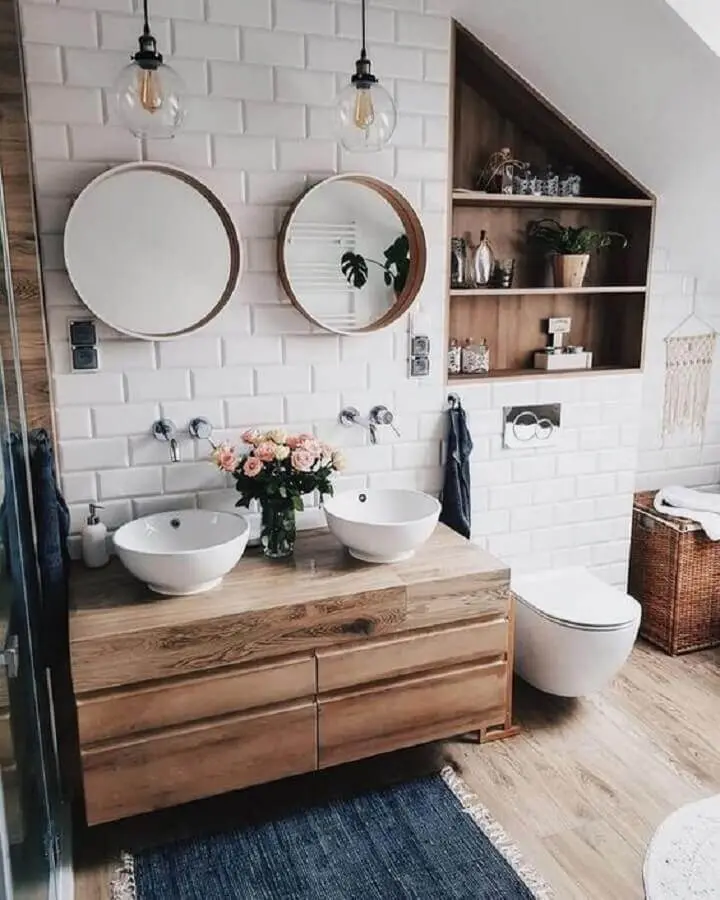 banheiro com estilo rústico decorado com espelhos para banheiro redondo Foto Pinterest