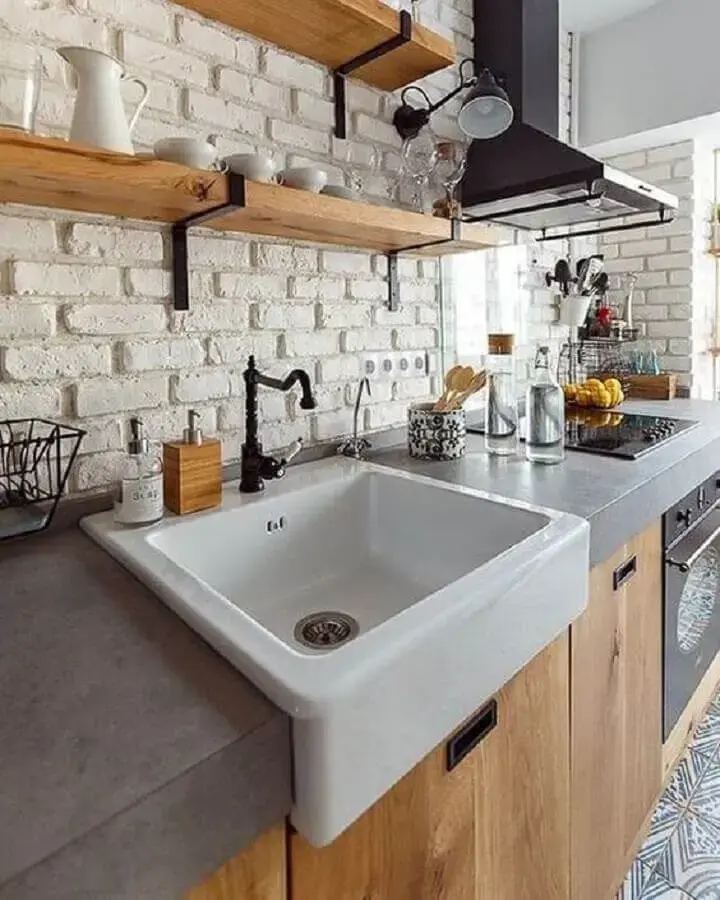 cozinha decorada com revestimento tijolinho branco rústico Foto Pinterest