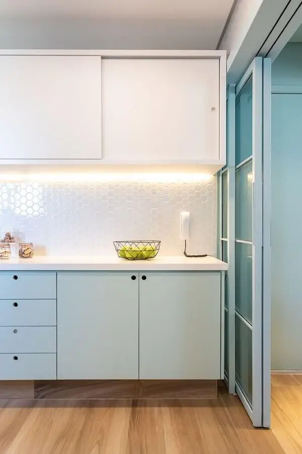 cozinha moderna planejada com armário azul candy colors Foto Casa Casada