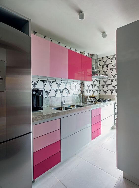 Cozinha rosa com cores de granito