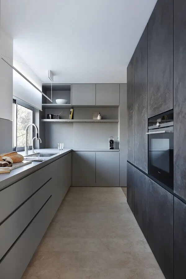 decoração moderna com cozinha planejada de apartamento cinza Foto Futurist Architecture
