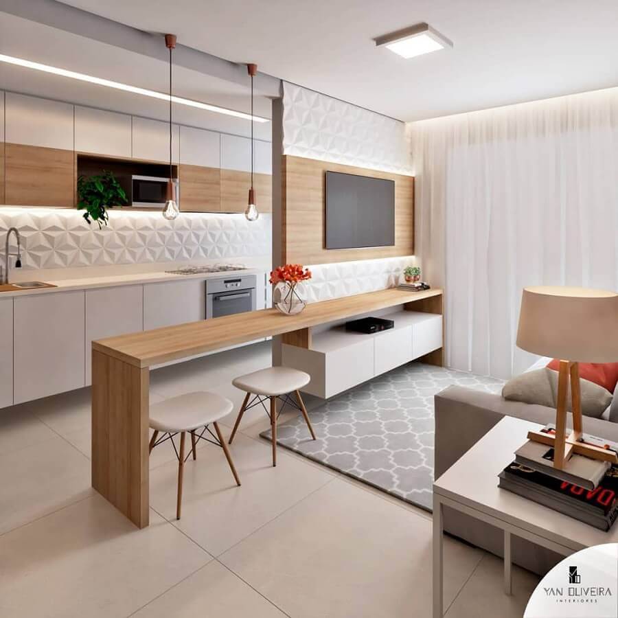Bancada de madeira para decoração de apartamento pequeno com revestimento 3D para cozinha Foto Yan Oliveira