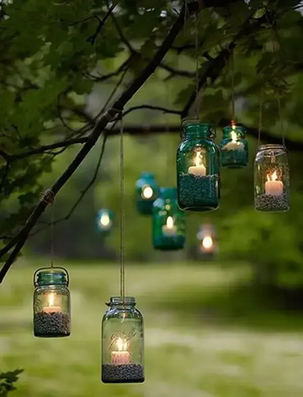 Como fazer decoração de natal para jardim com potes de vidro e velas