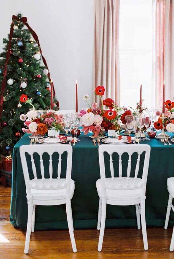 Decoração com arranjos de flores para enfeites de natal para mesa Foto Decor Fácil