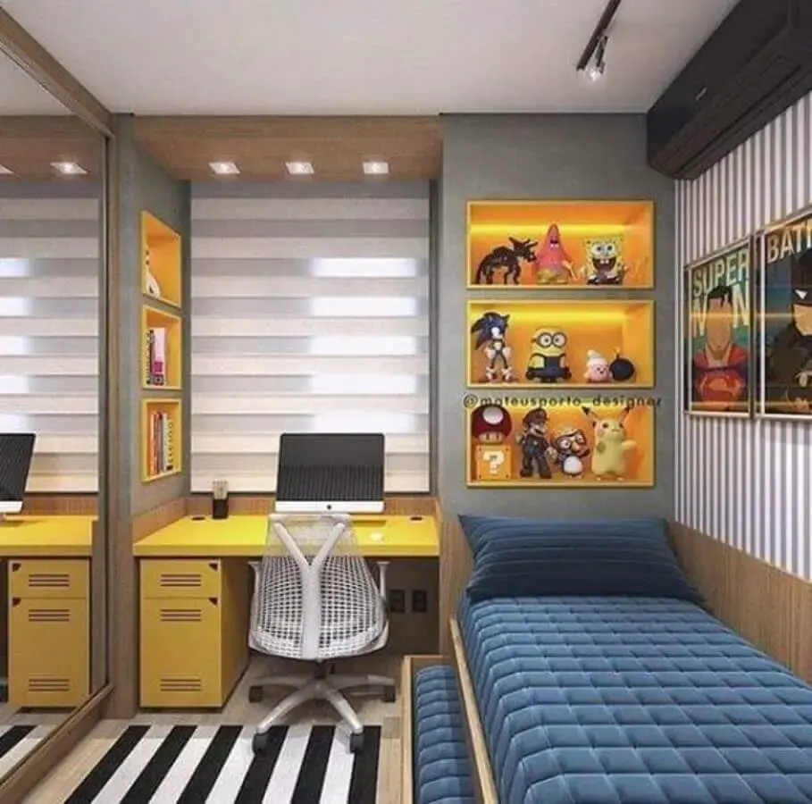 Decoração moderna de quarto de solteiro pequeno planejado com nichos embutidos Foto Pinterest