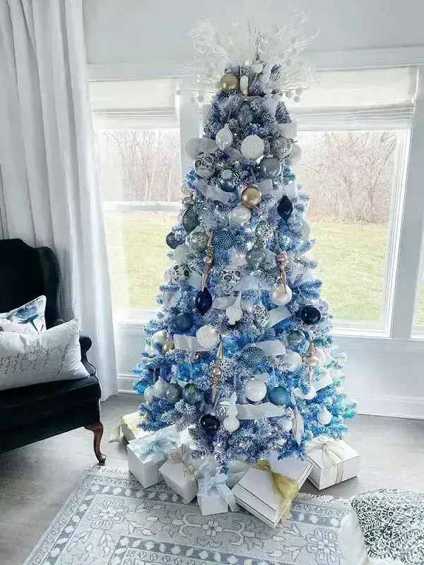 Modelo de árvore de natal branca e azul
