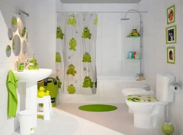 Os sapos são protagonistas na decoração do banheiro infantil