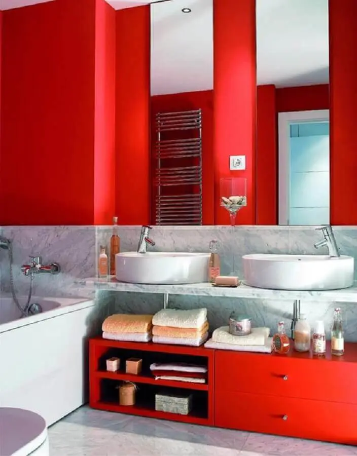 bancada de mármore para decoração de banheiro vermelho e branco  Foto Pinterest