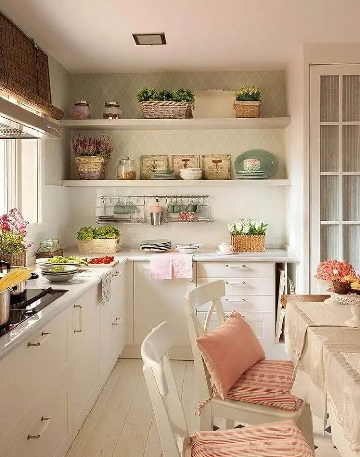 cozinha de canto branca decorada com armários planejados Foto Pinterest