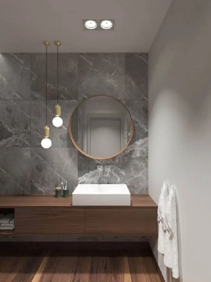 decoração com luminária pendente para bancada de banheiro cinza moderno Foto Arquitetura Estilo