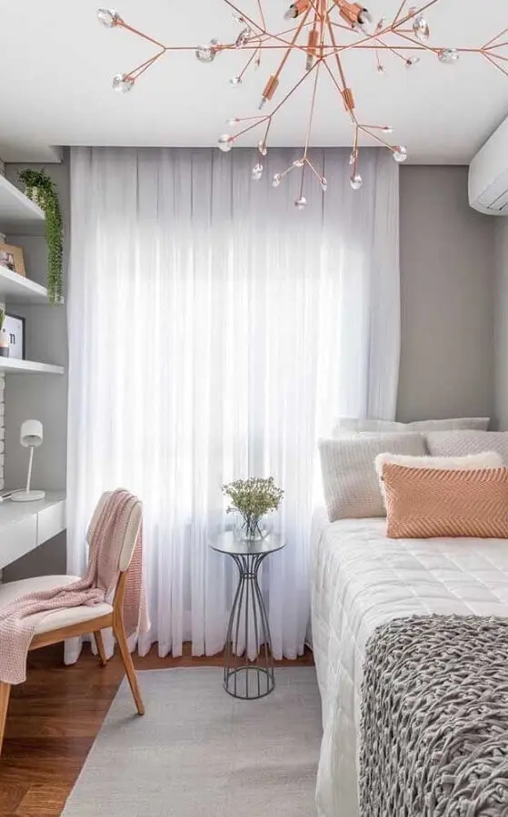 decoração de quarto de solteiro feminino pequeno cinza e rosa Foto Pinterest