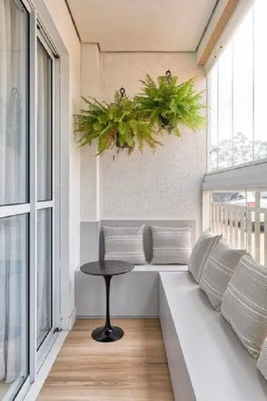 decoração simples com plantas para varanda de apartamento pequeno Foto SP Estudio