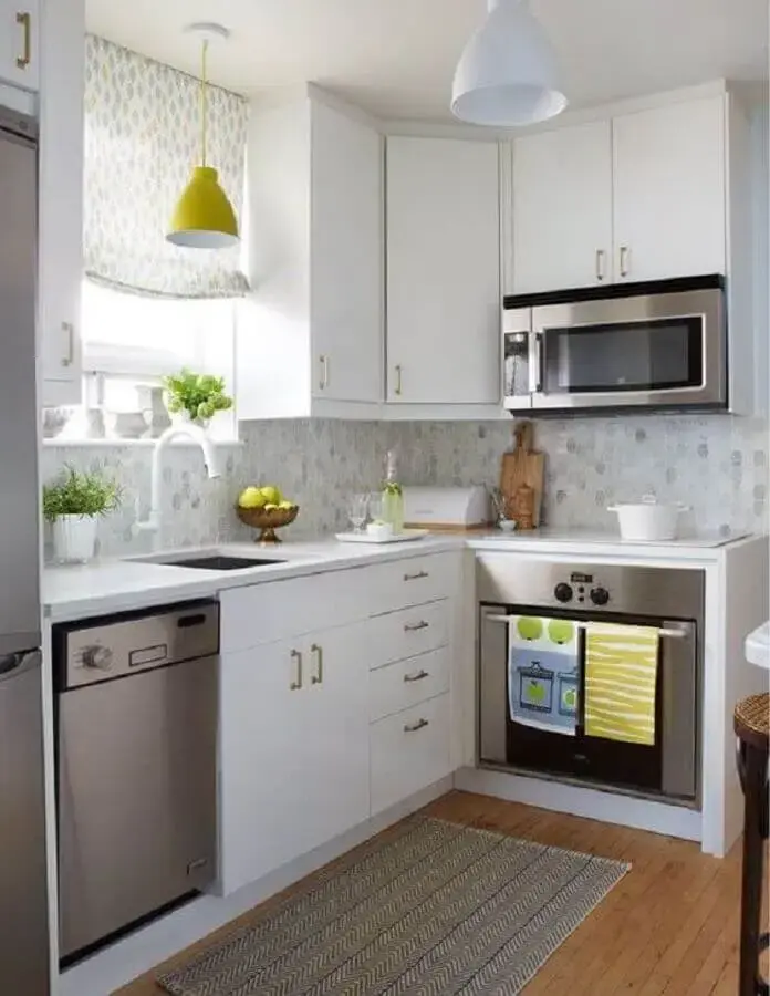 decoração simples para cozinha de canto pequena branca Foto Melani House Ideas