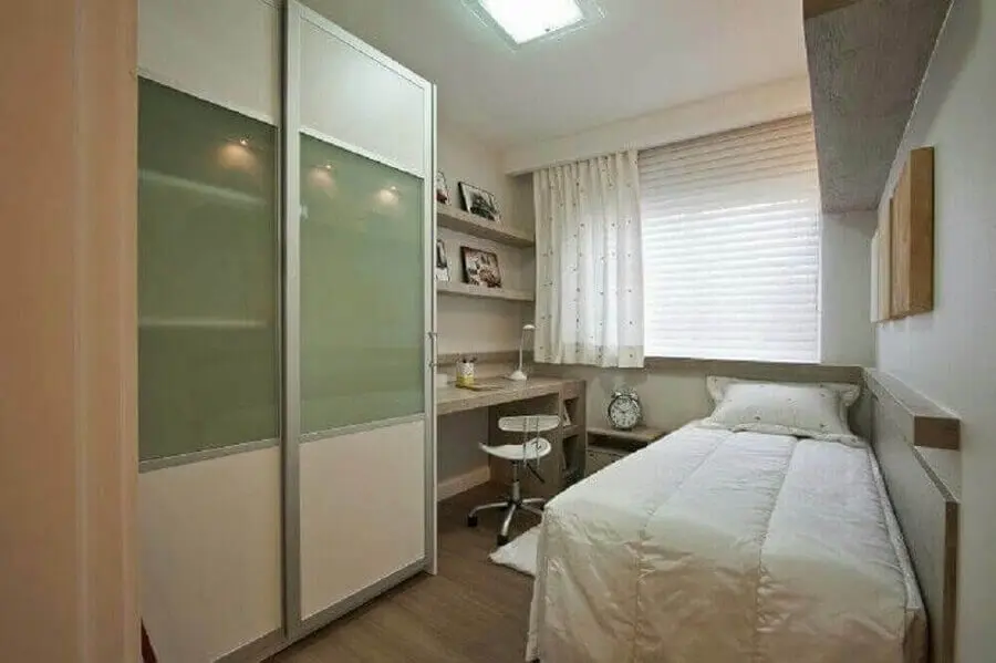 decoração simples para quarto de solteiro pequeno planejado Foto BeloArte Planejados