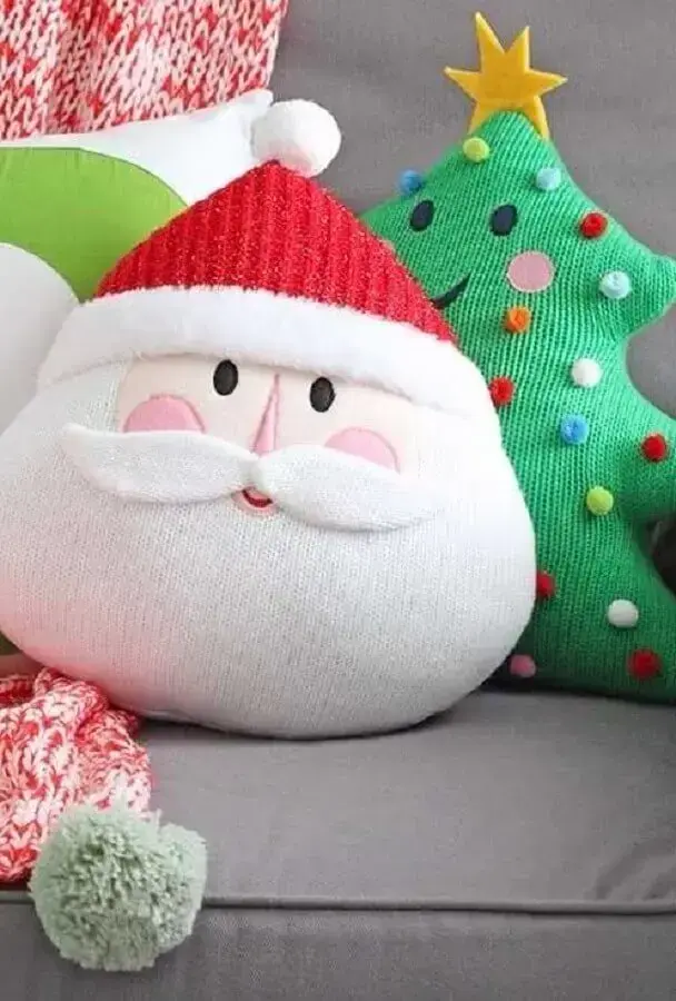 dicas de enfeites natalinos para sala com almofadas temáticas Foto Pinterest