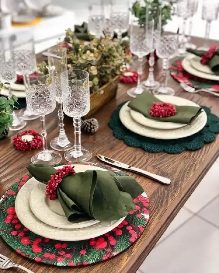 enfeites natalinos para mesa com decoração tradicional Foto Dicas de Mulher