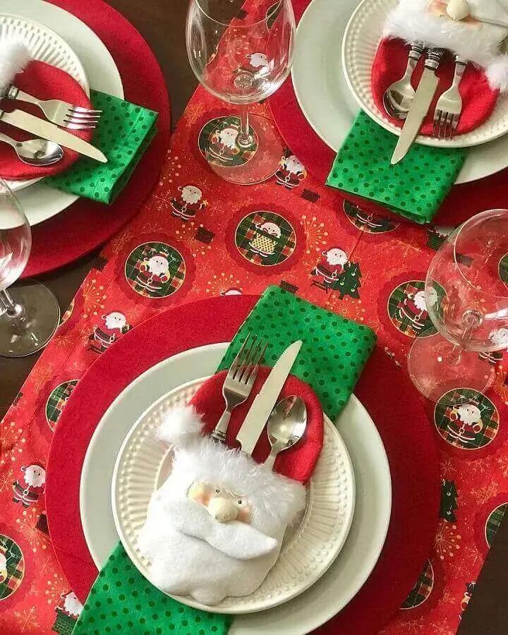Christmas decorations for Santa's theme table Photo Artes da Dai