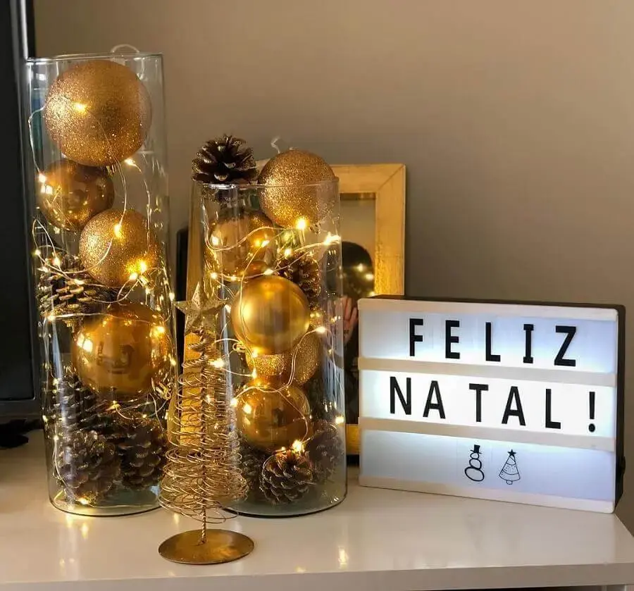 creative ideas christmas decoration with golden balls inside glass vases with flashes Photo Our Apê 205