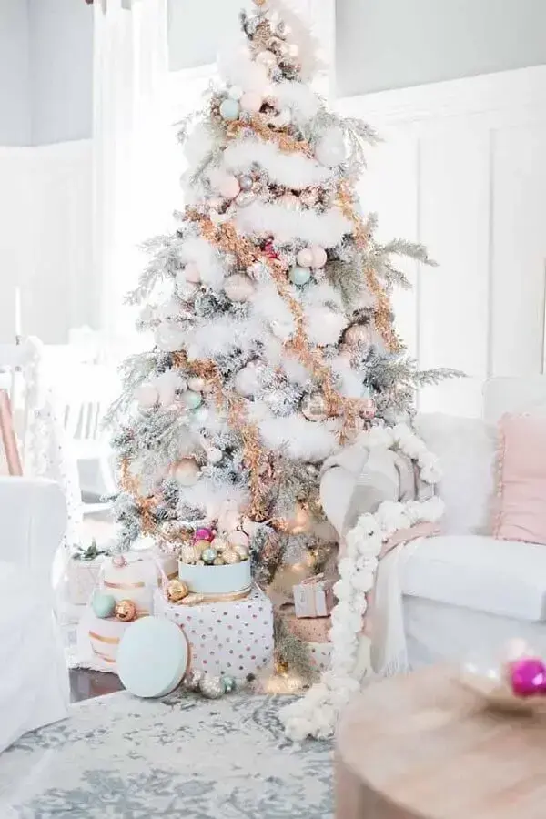 árvore de Natal branca grande Foto Home Furniture