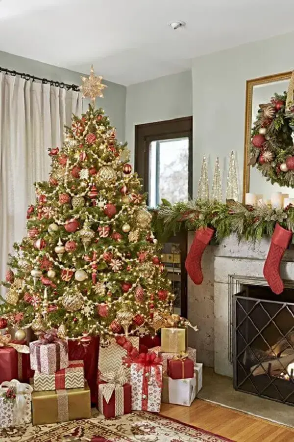 árvore de natal grande decorada clássica para sala de estar Foto Pinterest