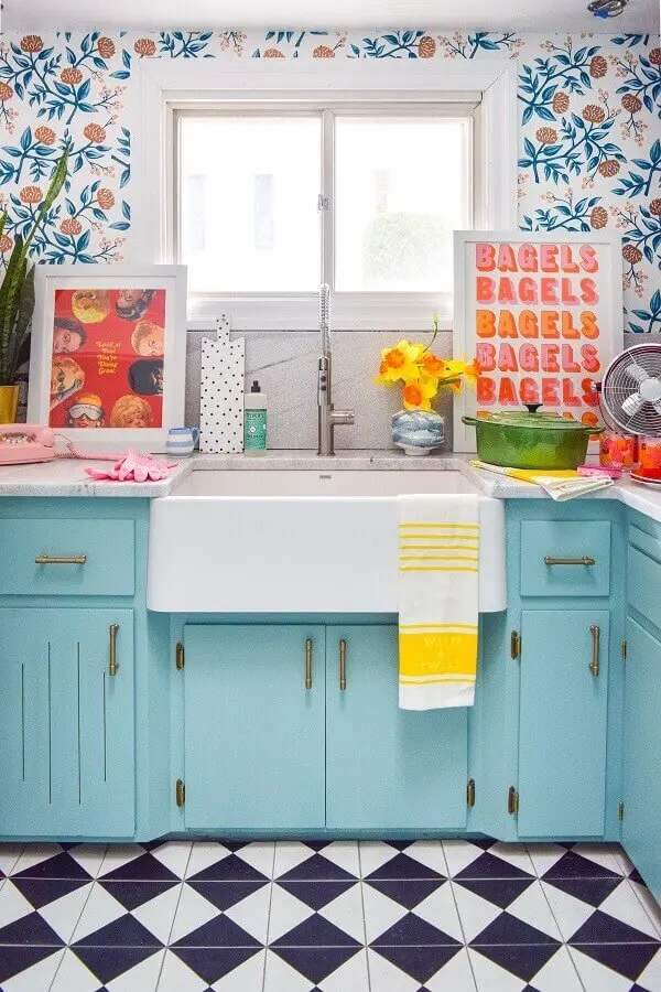 Cozinha colorida, quadro colorido para acompanhar a decoração