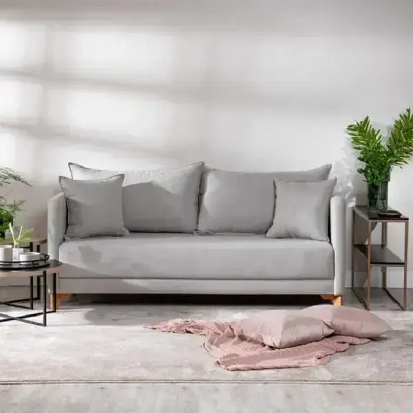 O sofá de linho marrom e cinza são um dos modelos mais procurados pelo público