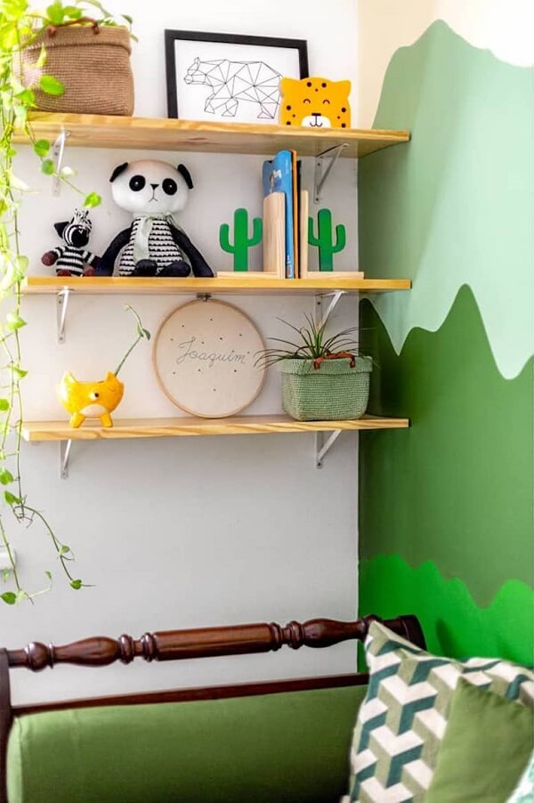 Use a criatividade para criar um projeto bem divertido com prateleiras infantil para quarto
