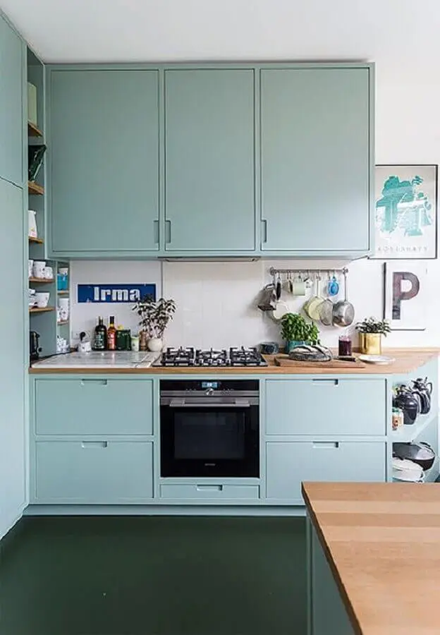 armário de cozinha azul claro estilo retrô Foto Wonen&Co