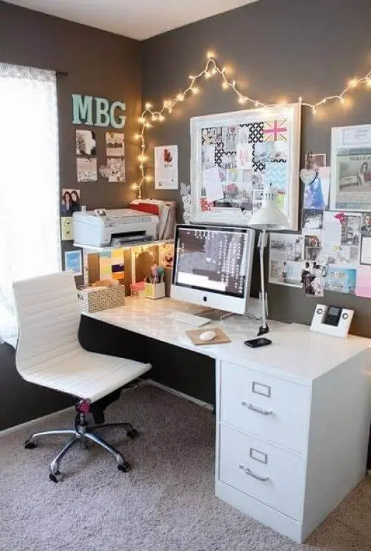 cadeira giratória branca para decoração de mesa para escritório home office com gavetas Foto Pinterest