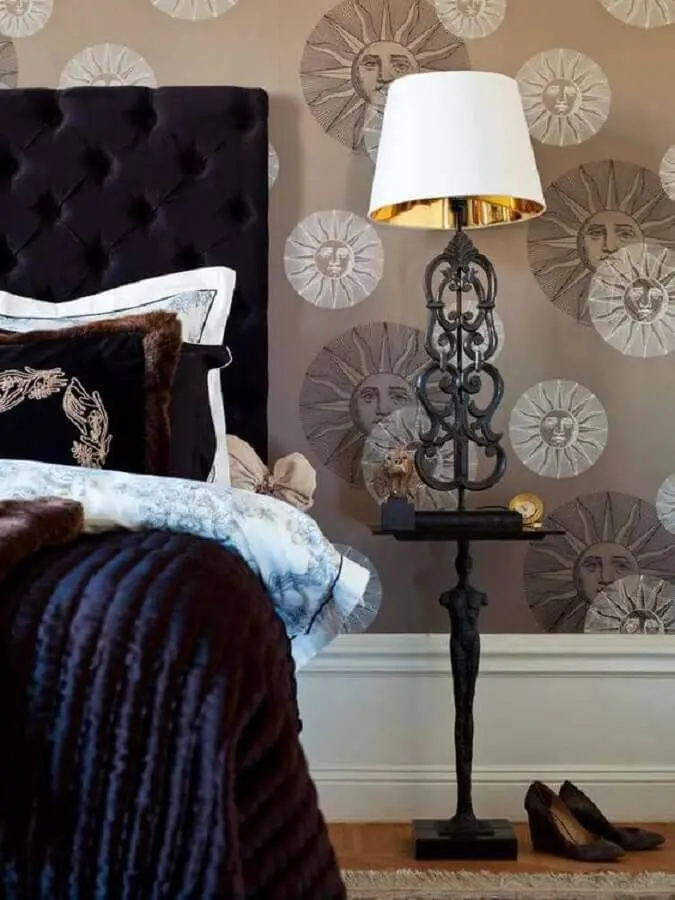decoração clássica para quarto com cabeceira preta estofada Foto Homedit