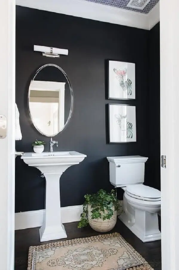 decoração com estilo vintage para banheiro preto Foto House & Home