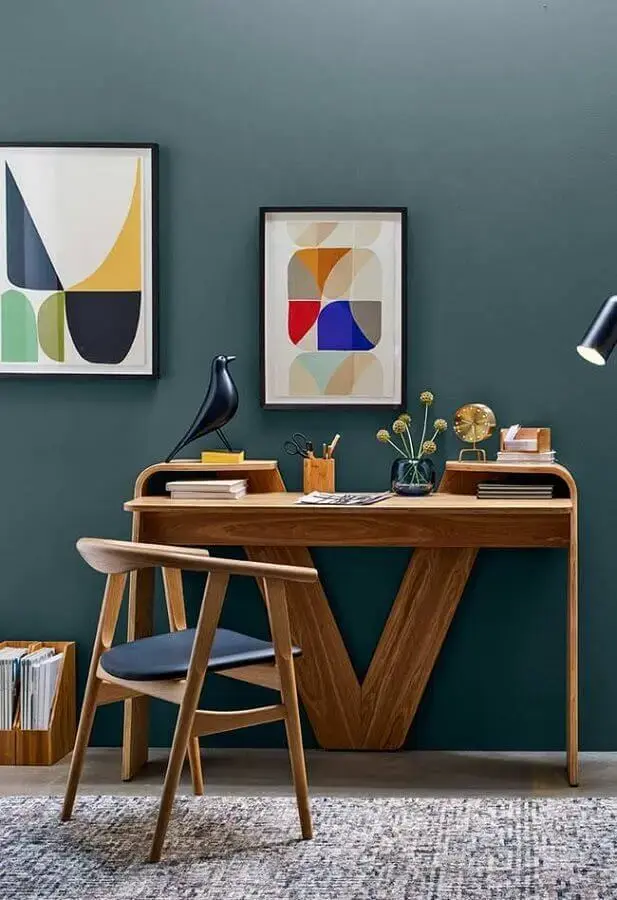 decoração com mesa para home office de madeira Foto Pinterest
