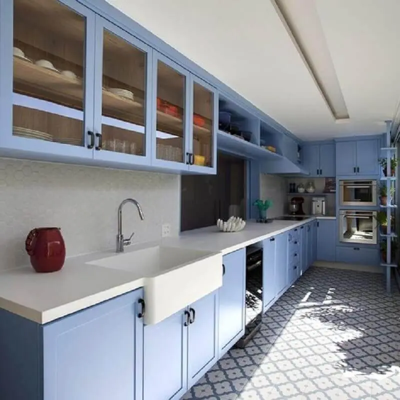 decoração estilo retrô com armário de cozinha azul Foto Pinterest