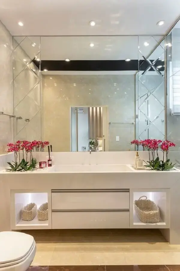 decoração sofisticada para banheiro sob medida branco Foto Homify