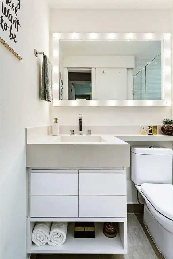 espelho com led para decoração de banheiro sob medida pequeno Foto Pinterest