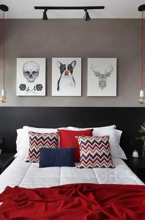 jogo de cama vermelho para decoração de quarto em tons de cinza Foto Pinterest