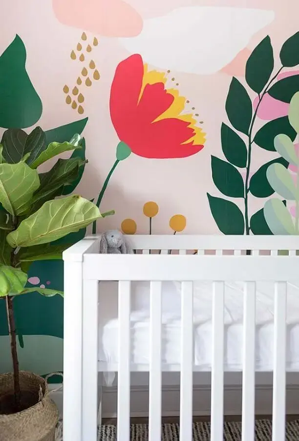 quarto de bebê decorado com papel de parede colorido Foto We Heart It