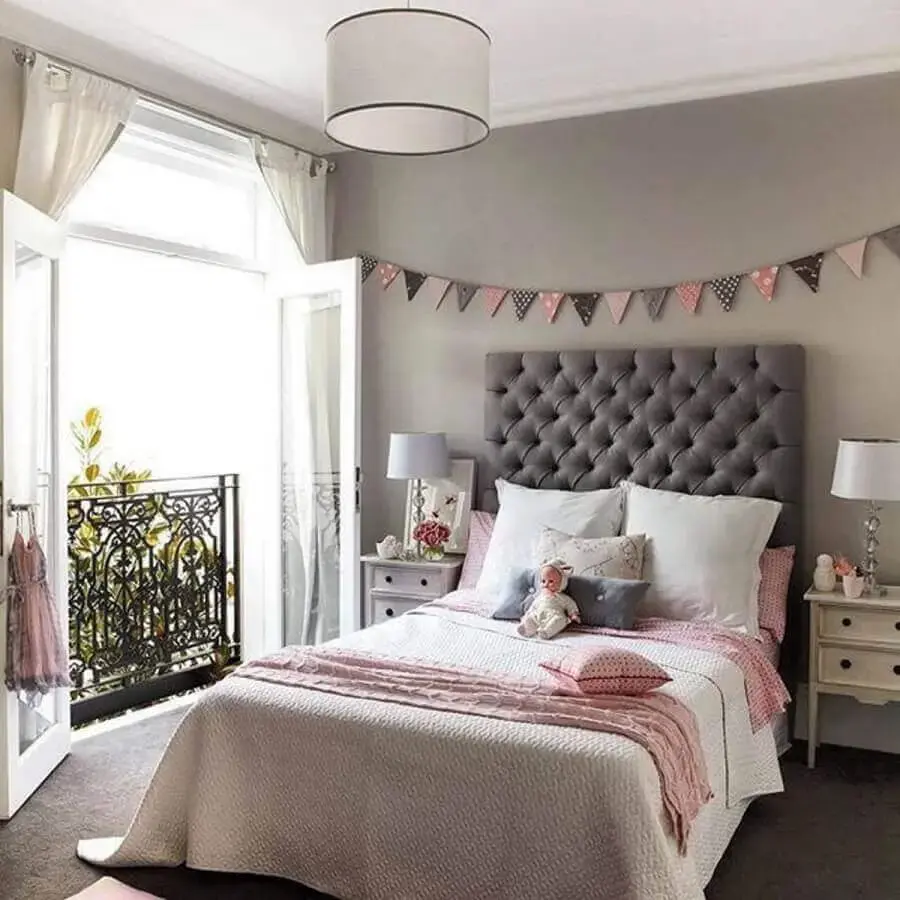 tons de cinza e rosa para quarto feminino com cabeceira capitonê Foto Pinterest